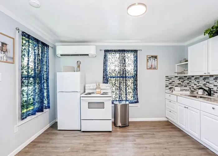 Unit 15 Cozy Retreat Near Downtown Country house