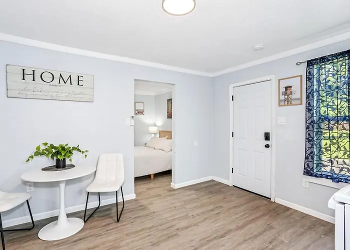 Unit 15 Cozy Retreat Near Downtown *